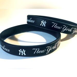 New York Yankees Fan Band Set Of 2 Limited Edition New